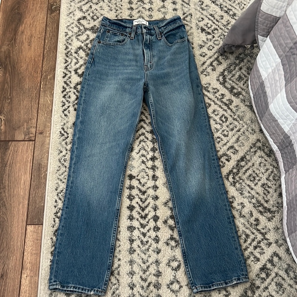 NWOT Abercrombie and Fitch The 90’s straight ultra high rise